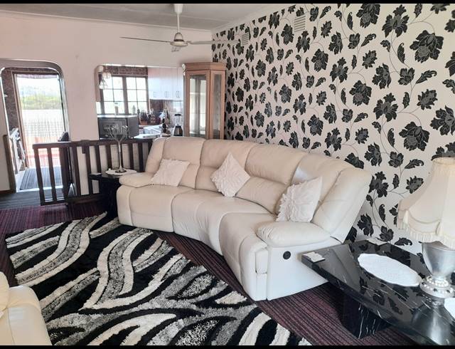 4 BEDROOM HOUSE FOR SALE IN BLUFF
